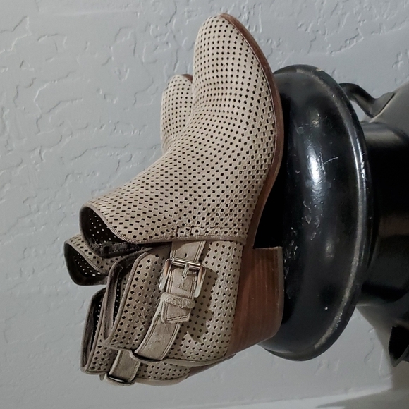 SAM EDELMAN TAUPE BOOTIES SIZE 8 1/2 - Picture 1 of 9